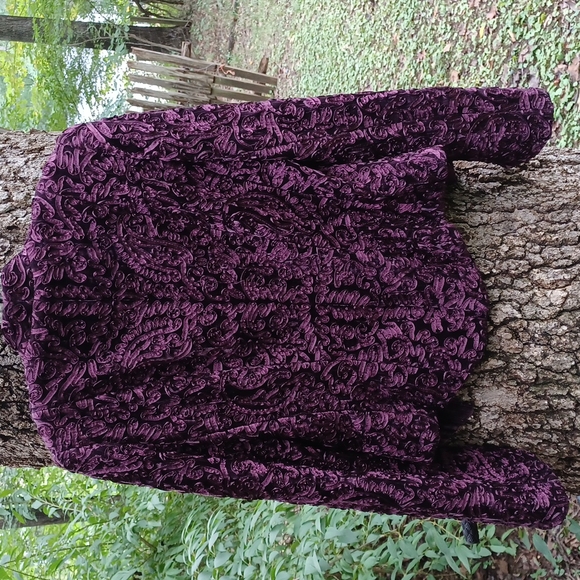 Carmen Marc Valvo jacket. - Picture 2 of 8